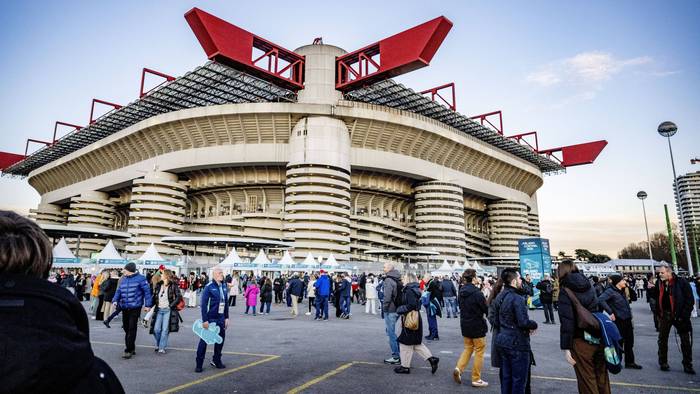 Das San Siro in Mailand von außen.