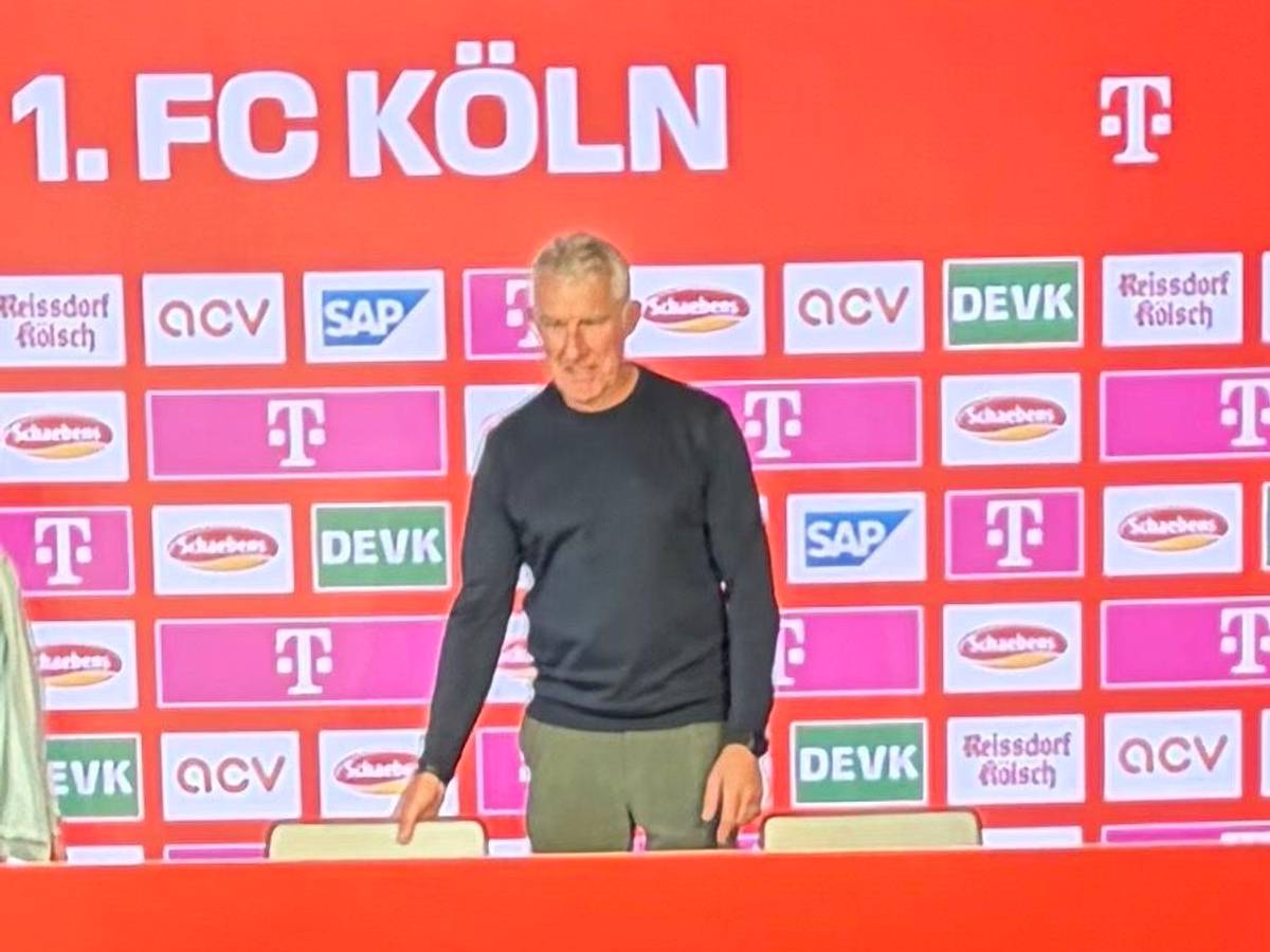 Trainer Mirko Slomka im Geißbockheim.