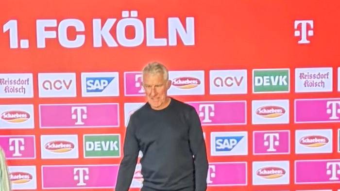 Trainer Mirko Slomka im Geißbockheim.