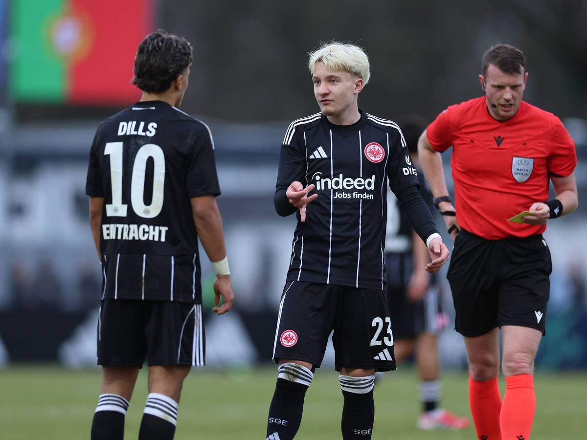Niko Ilicevic und Marvin Dills auf dem Spielfeld