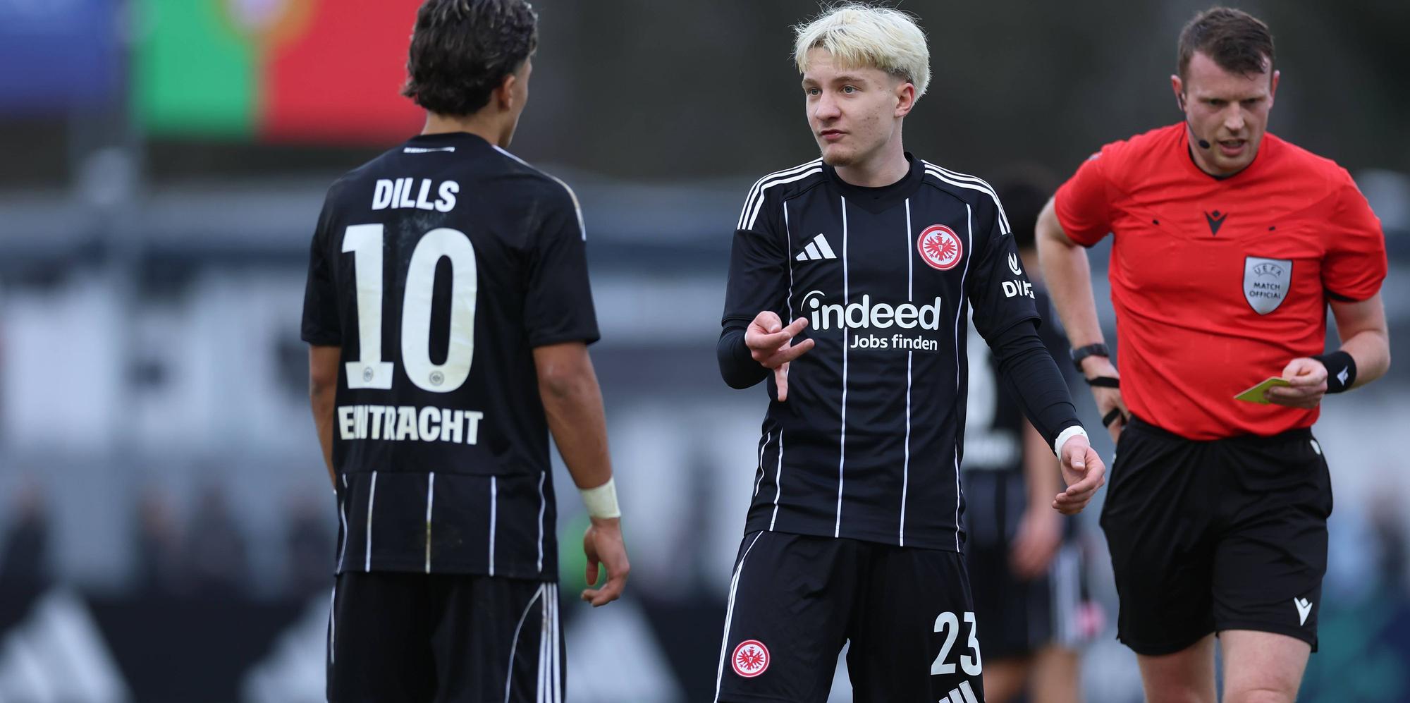 Niko Ilicevic und Marvin Dills auf dem Spielfeld