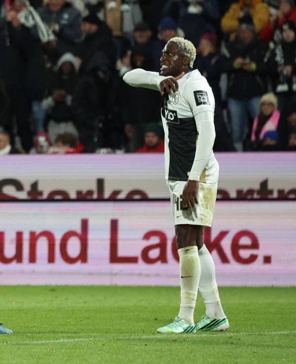 Torjubel von Francis Onyeka und David Mokwa