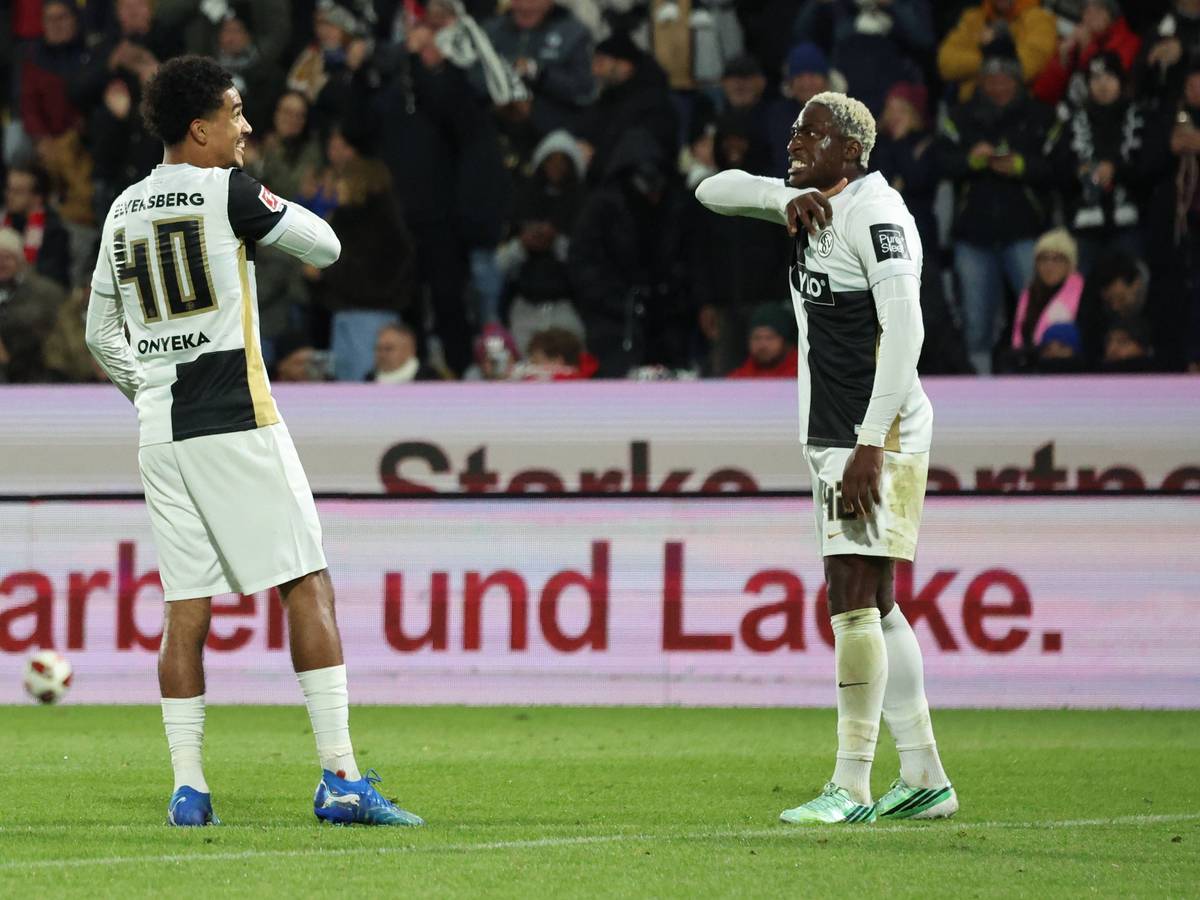 Torjubel von Francis Onyeka und David Mokwa