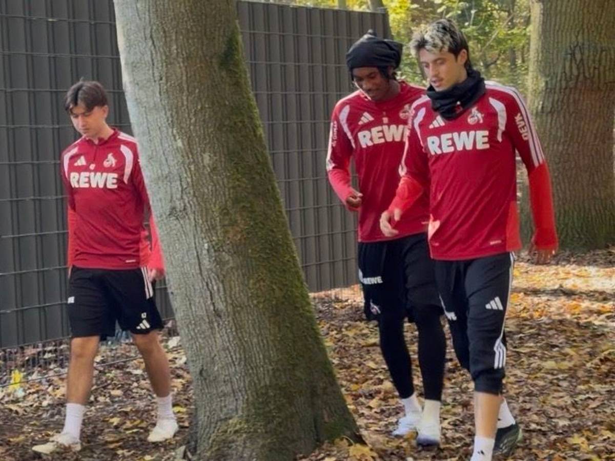 Mikey Moore, Reigan Heskey und Gil Neves auf dem Weg zum FC-Training.