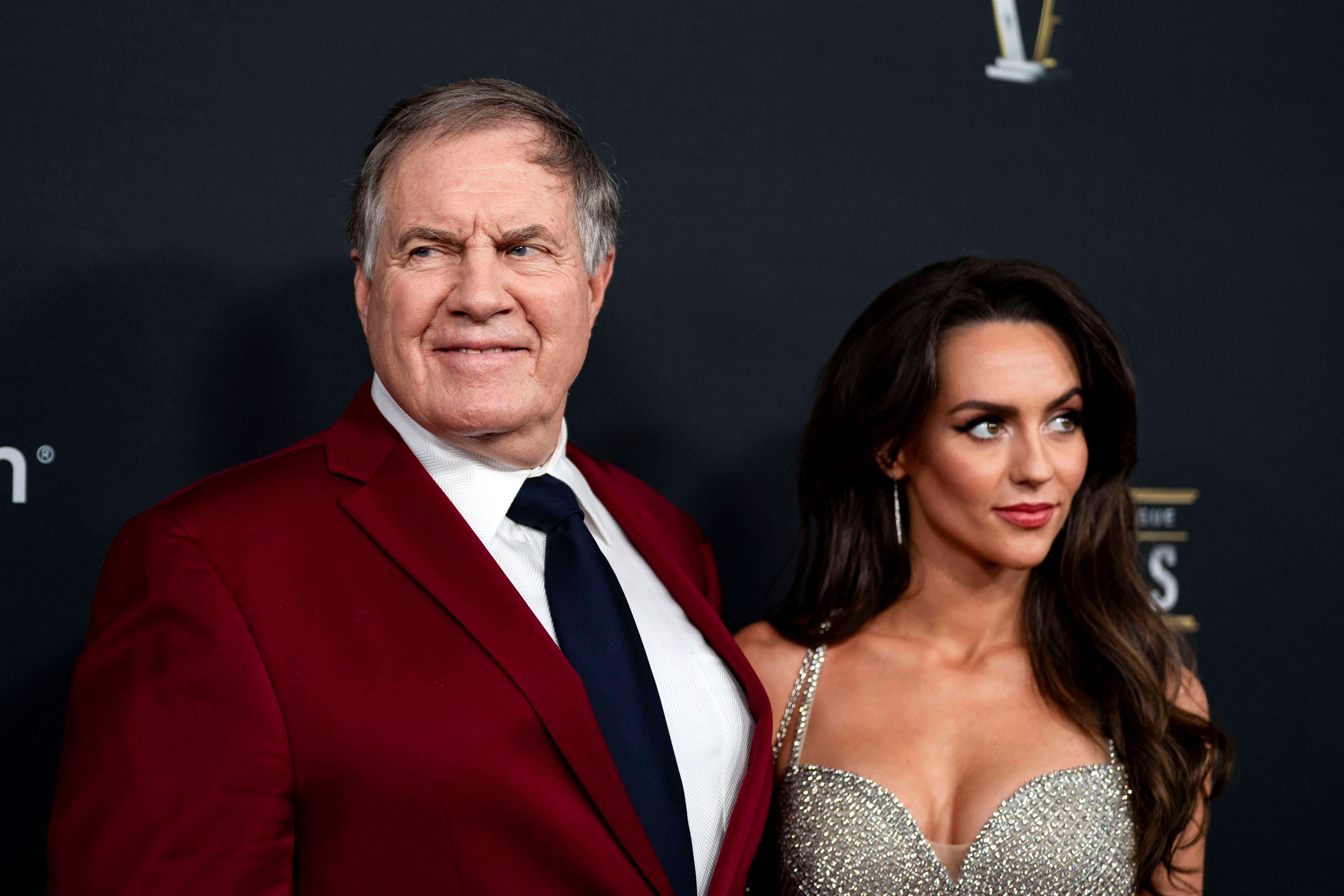 Bill Belichick und Jordon Hudson