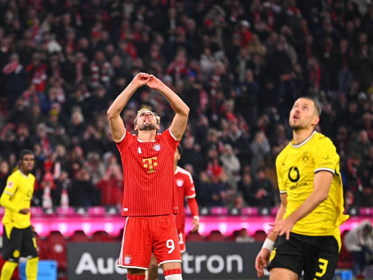 Harry Kane ärgert sich über einen verschossenen Elfmeter.