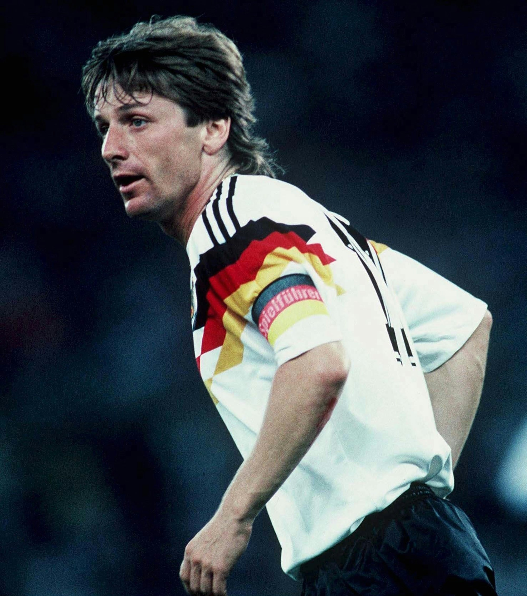 Frank Mill 1990 im DFB-Trikot