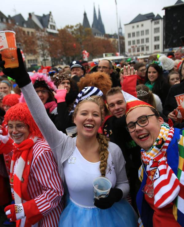 Am 11.11. 2019 feierten diese Jecke auf dem Heumarkt in Köln