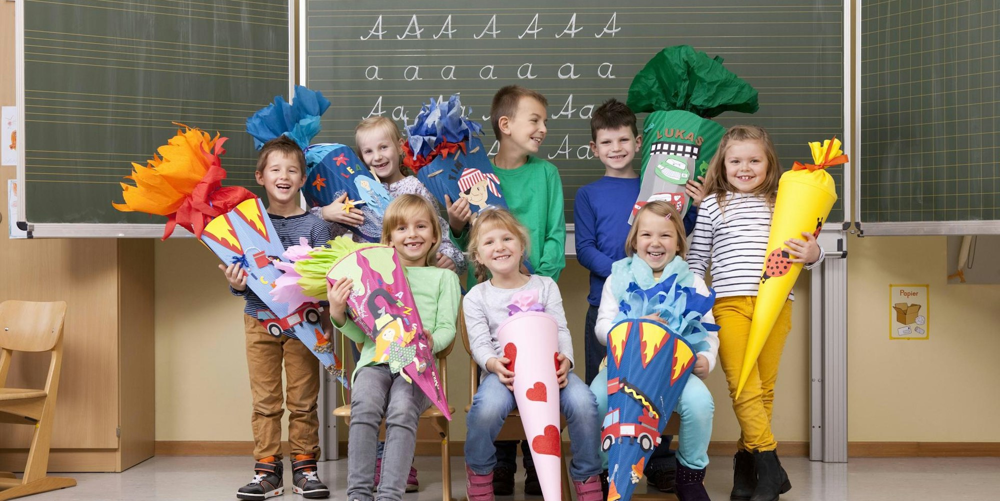 Schulanfang Schultüte Symbolbild