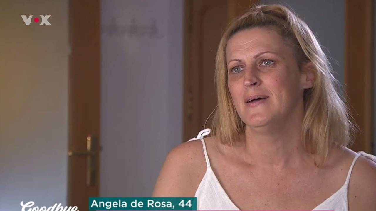 Im Lokal auf Mallorca von „Goodbye Deutschland“-Sternchen Angela de Rosa, hier während einer Folge aus dem Jahr 2021, wurde eingebrochen. Die Schocknachricht muss die Auswanderin erst einmal verarbeiten.