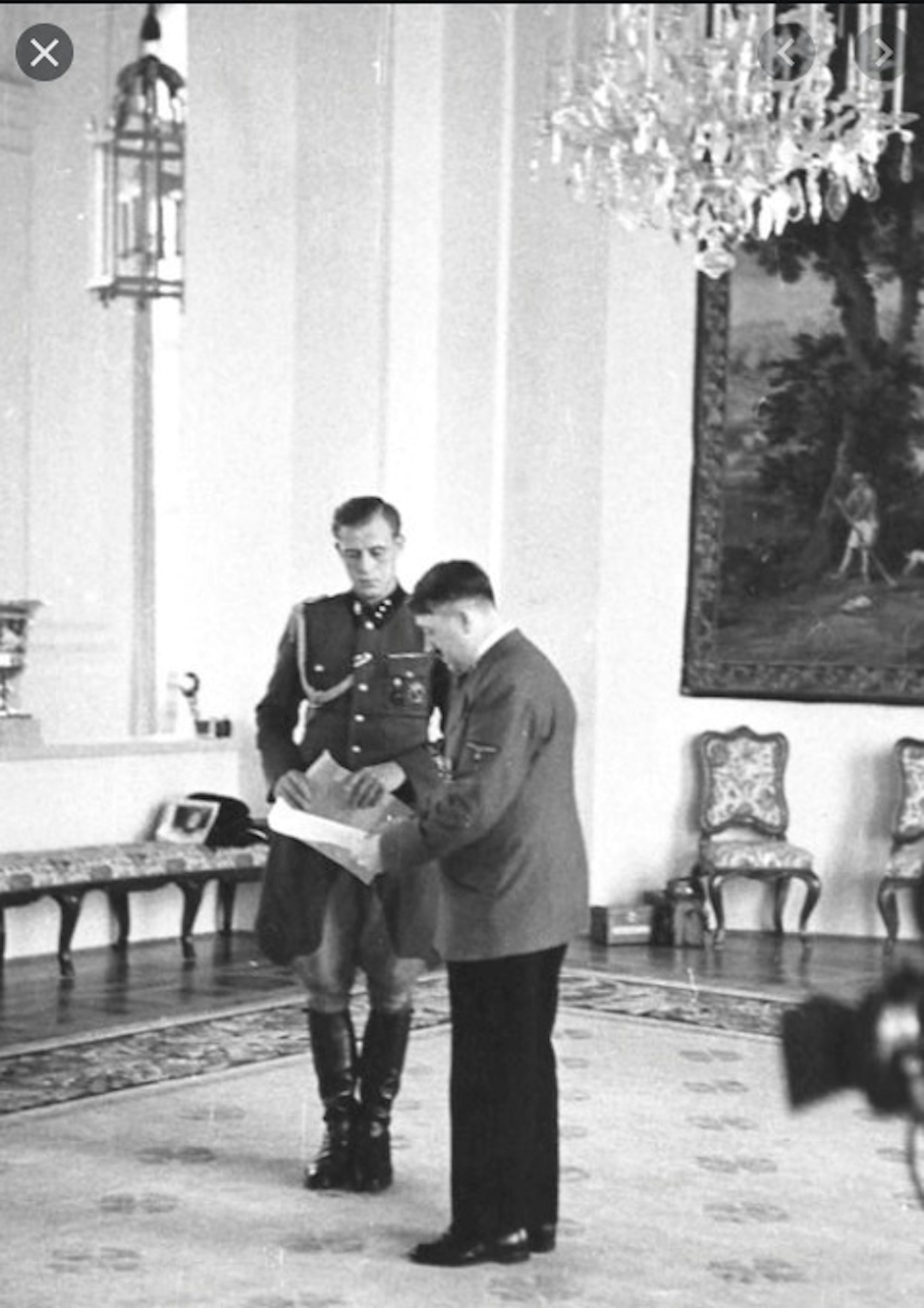 Günsche mit Hitler