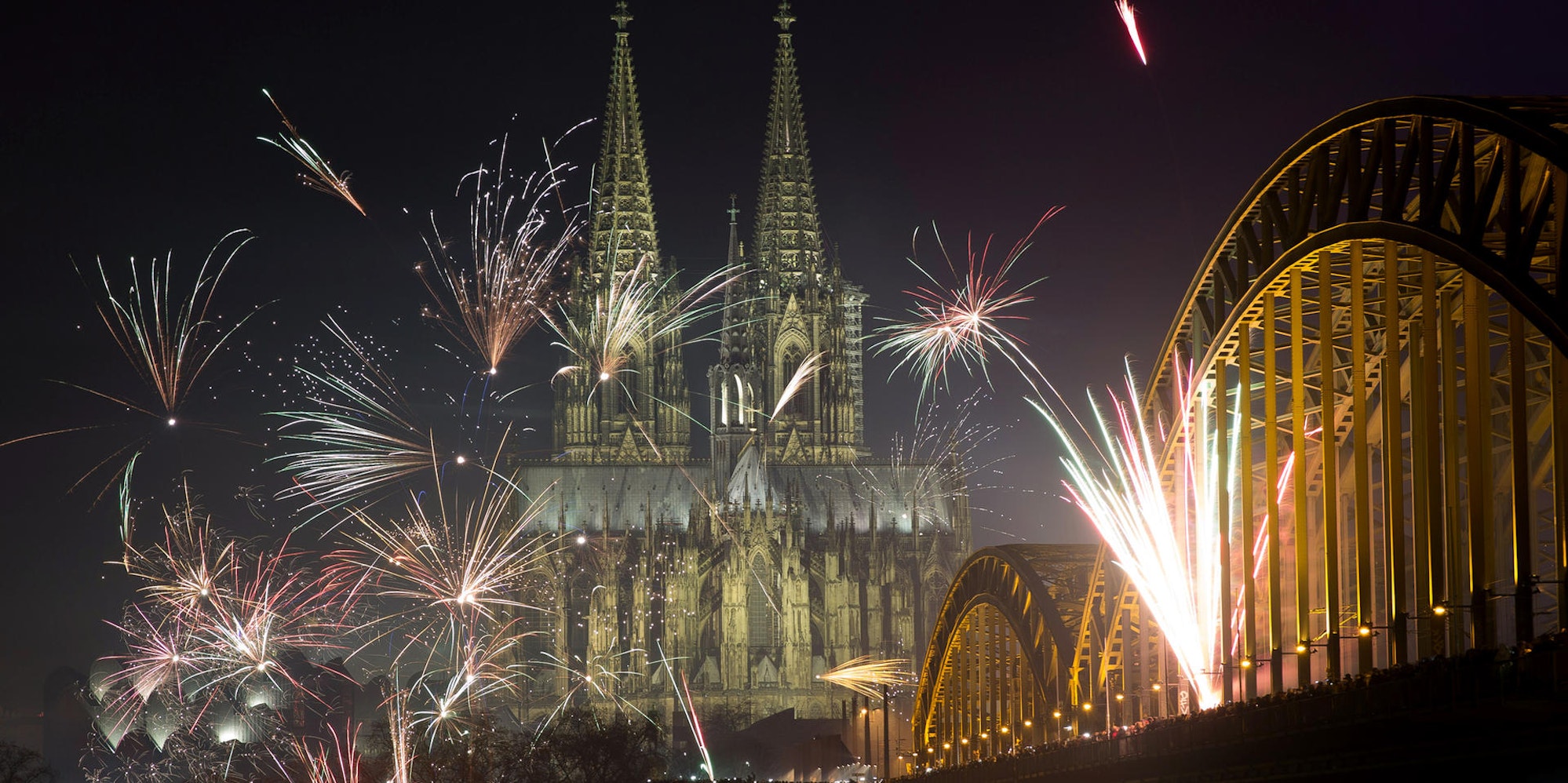 Koeln_Feuerwerk_Symbolbild