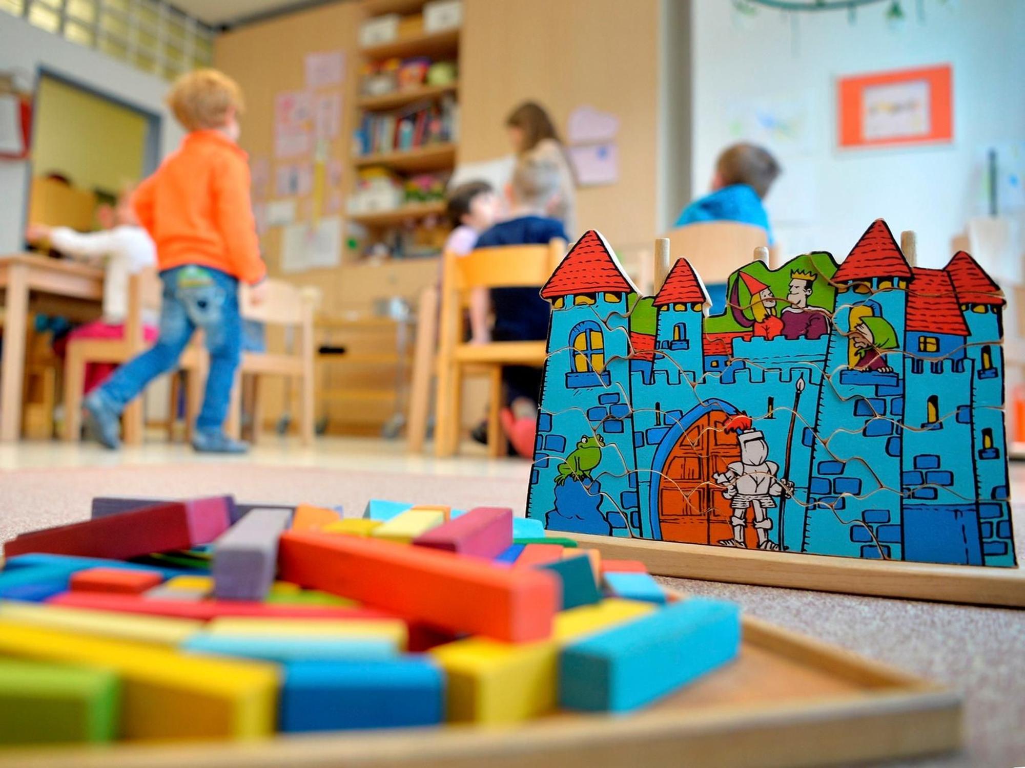 Kinder spielen in einer Kita in Düsseldorf.