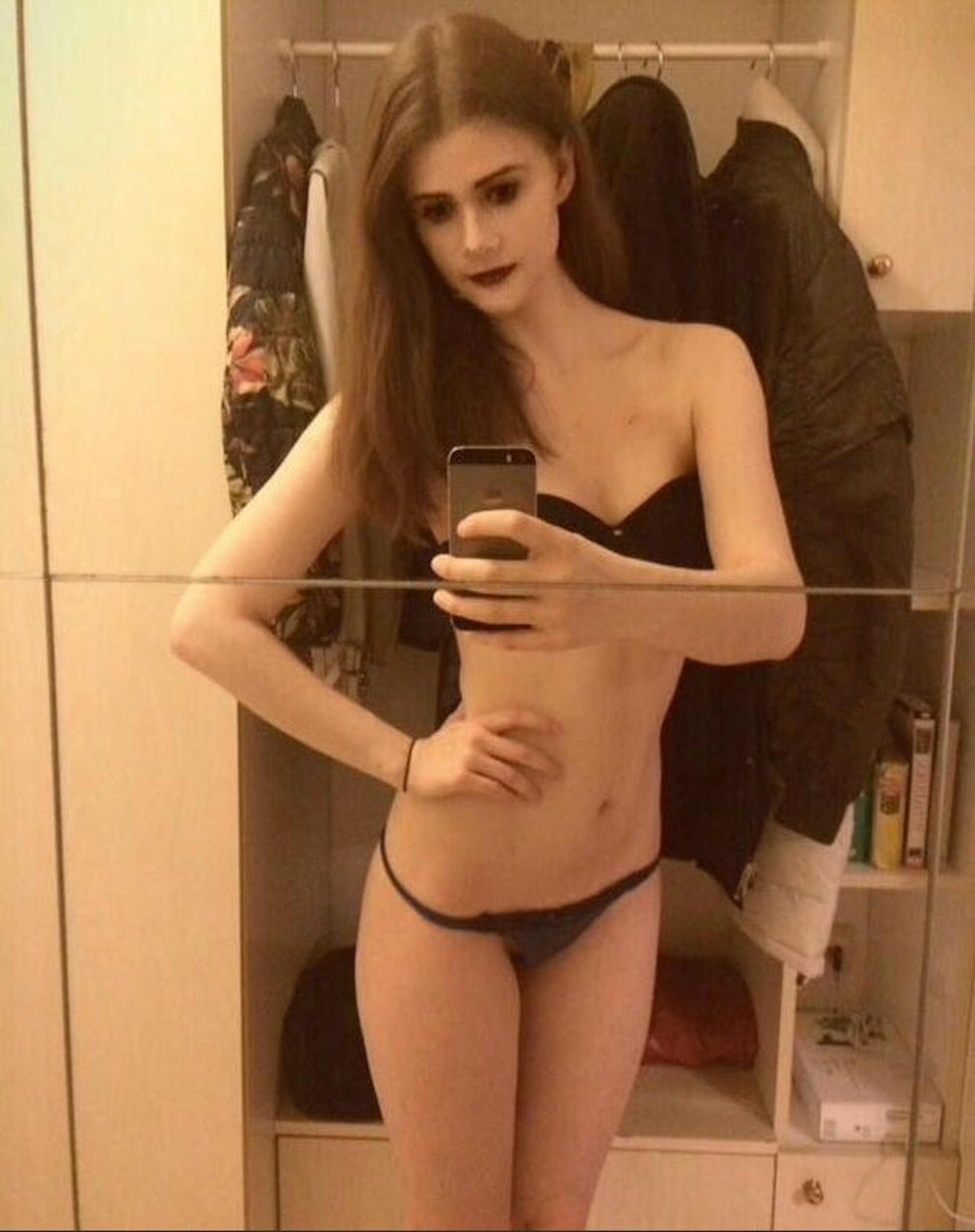 Jungfrau Kim Cinderella Escorts II