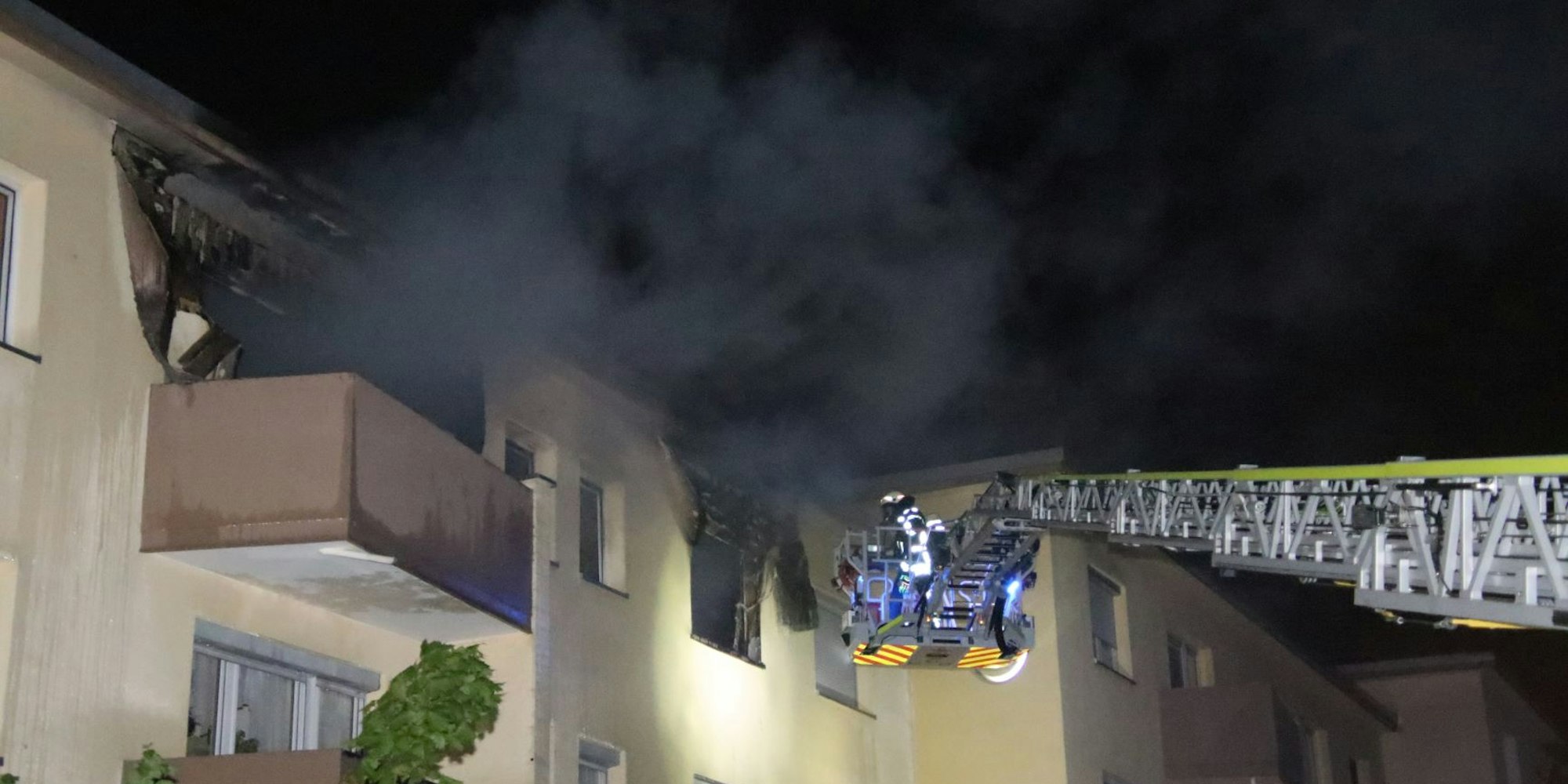 Großbrand_Leverkusen1_270521