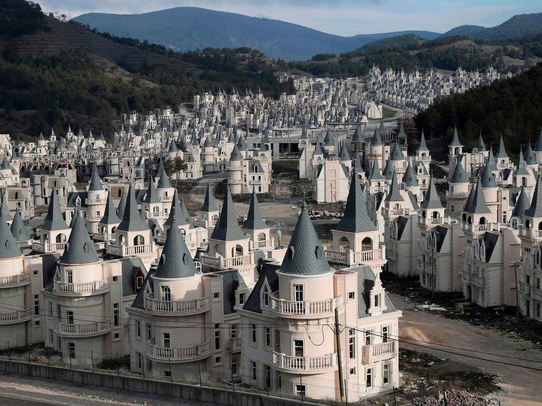 Burj-Al-Babas_Geisterstadt-Panorama