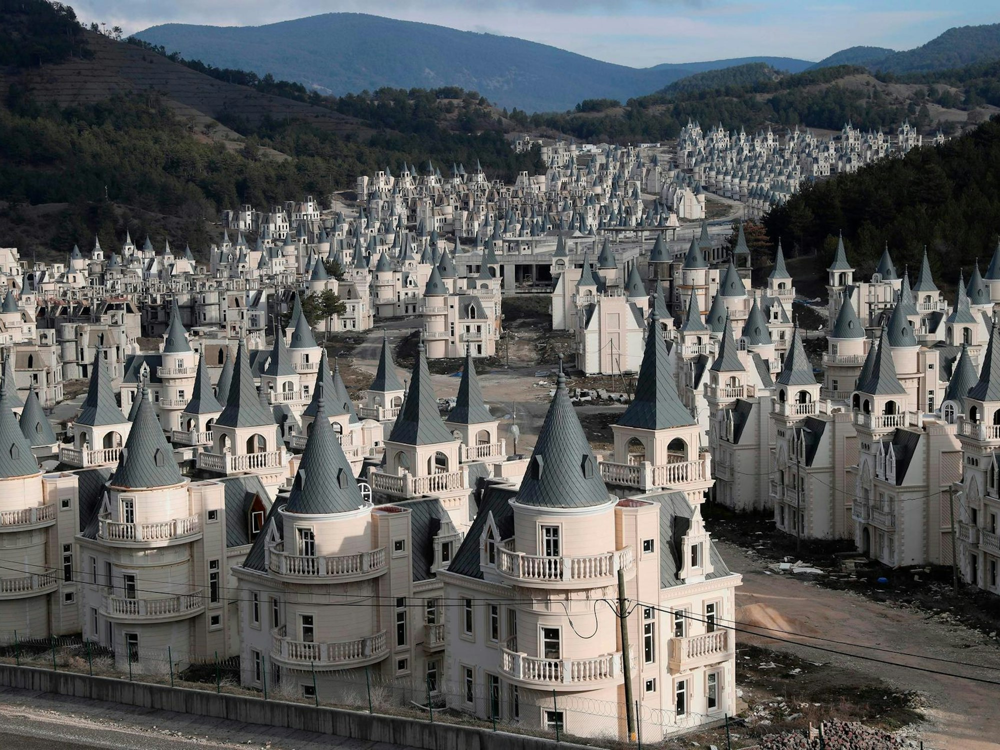 Burj-Al-Babas_Geisterstadt-Panorama