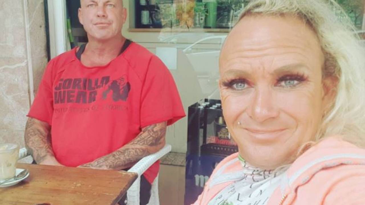 Mallorca-Auswanderer Caro und Andreas Robens lächeln in die Kamera