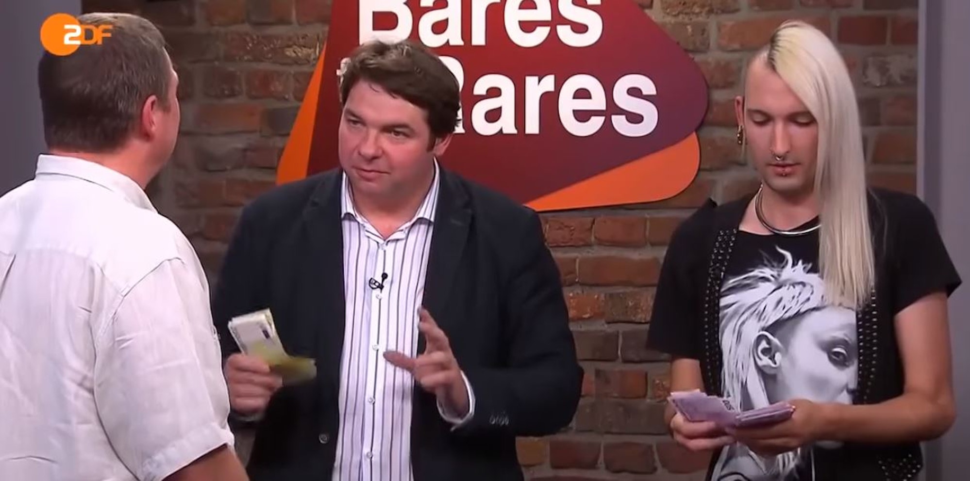 Daniel_Meyer_und_Fabian_zählen_Geld_vor