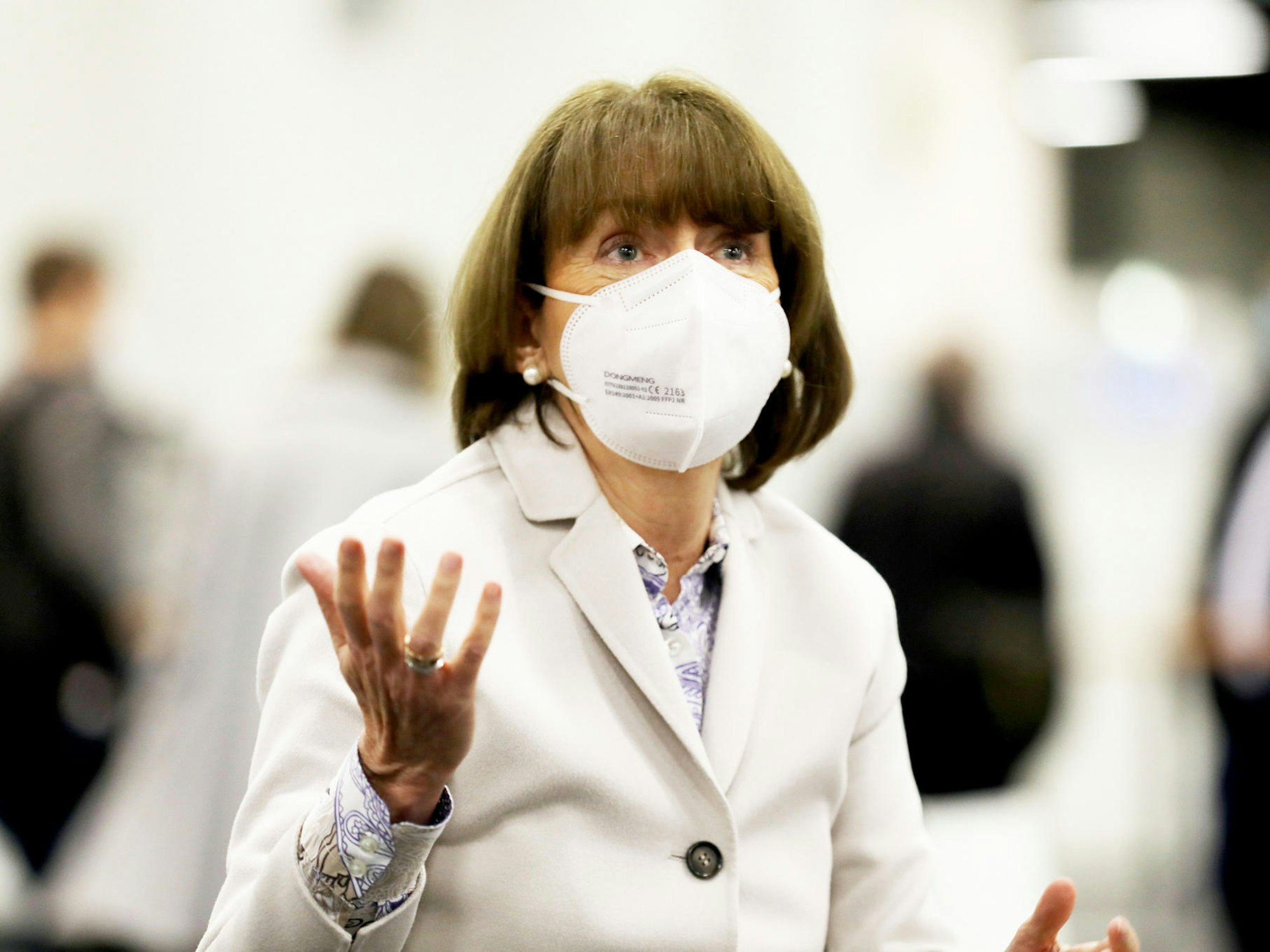 Kölns OB Henriette Reker im Impfzentrum.