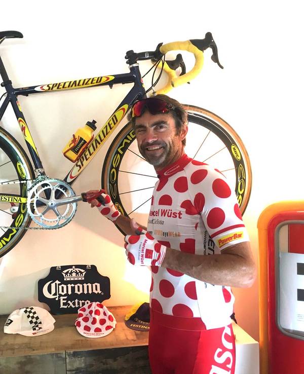 Marcel Wüst mit dem gepunkteten Trikot des besten Bergfahreres bei der Tour de France.
