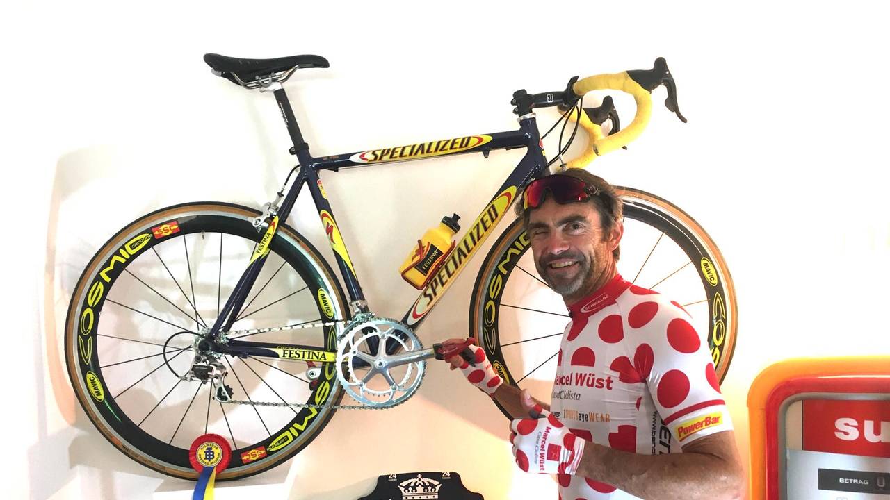 Marcel Wüst mit dem gepunkteten Trikot des besten Bergfahreres bei der Tour de France.
