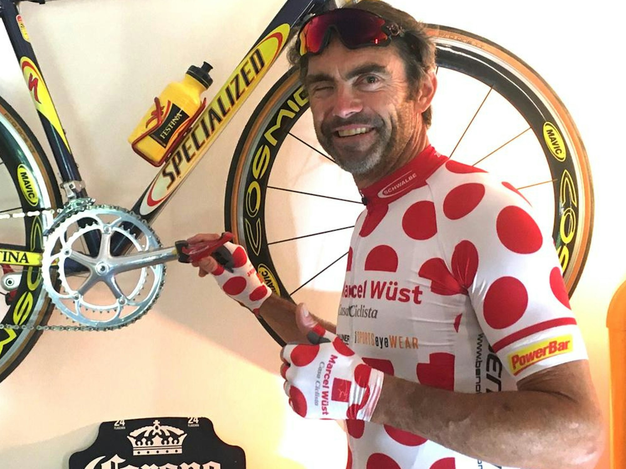Marcel Wüst mit dem gepunkteten Trikot des besten Bergfahreres bei der Tour de France.