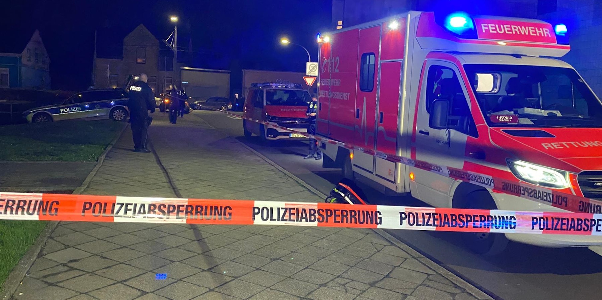 Rettungswagen Unfall Gehweg