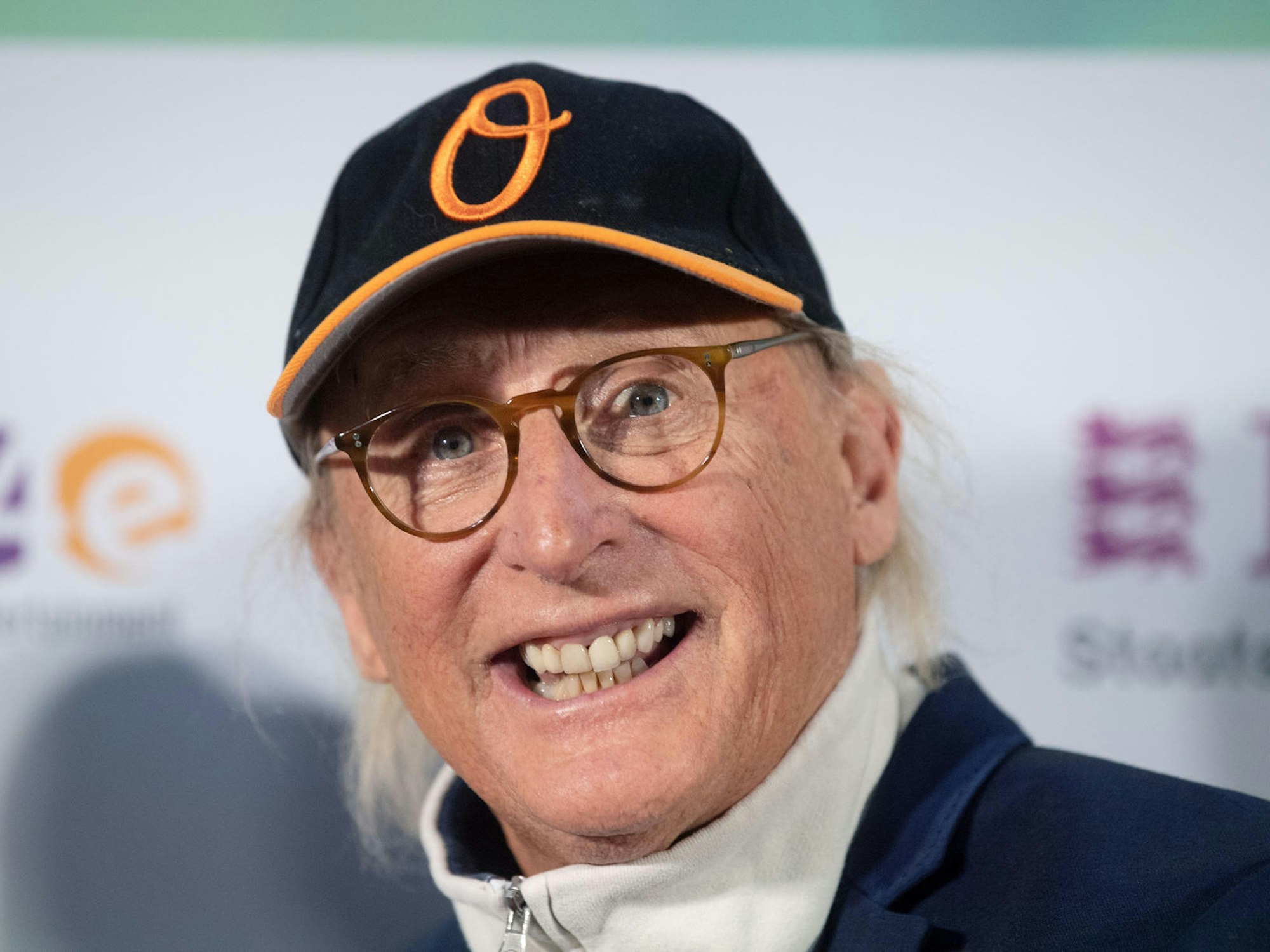 Otto Waalkes schaut in die Kamera