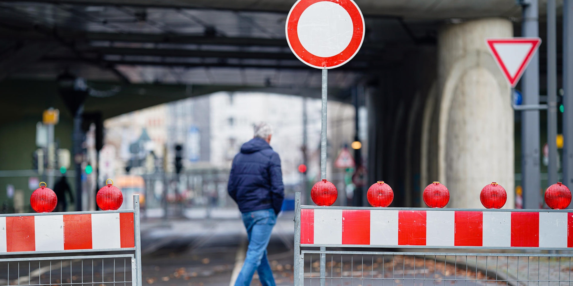 Strasse_gesperrt_Symbol739405