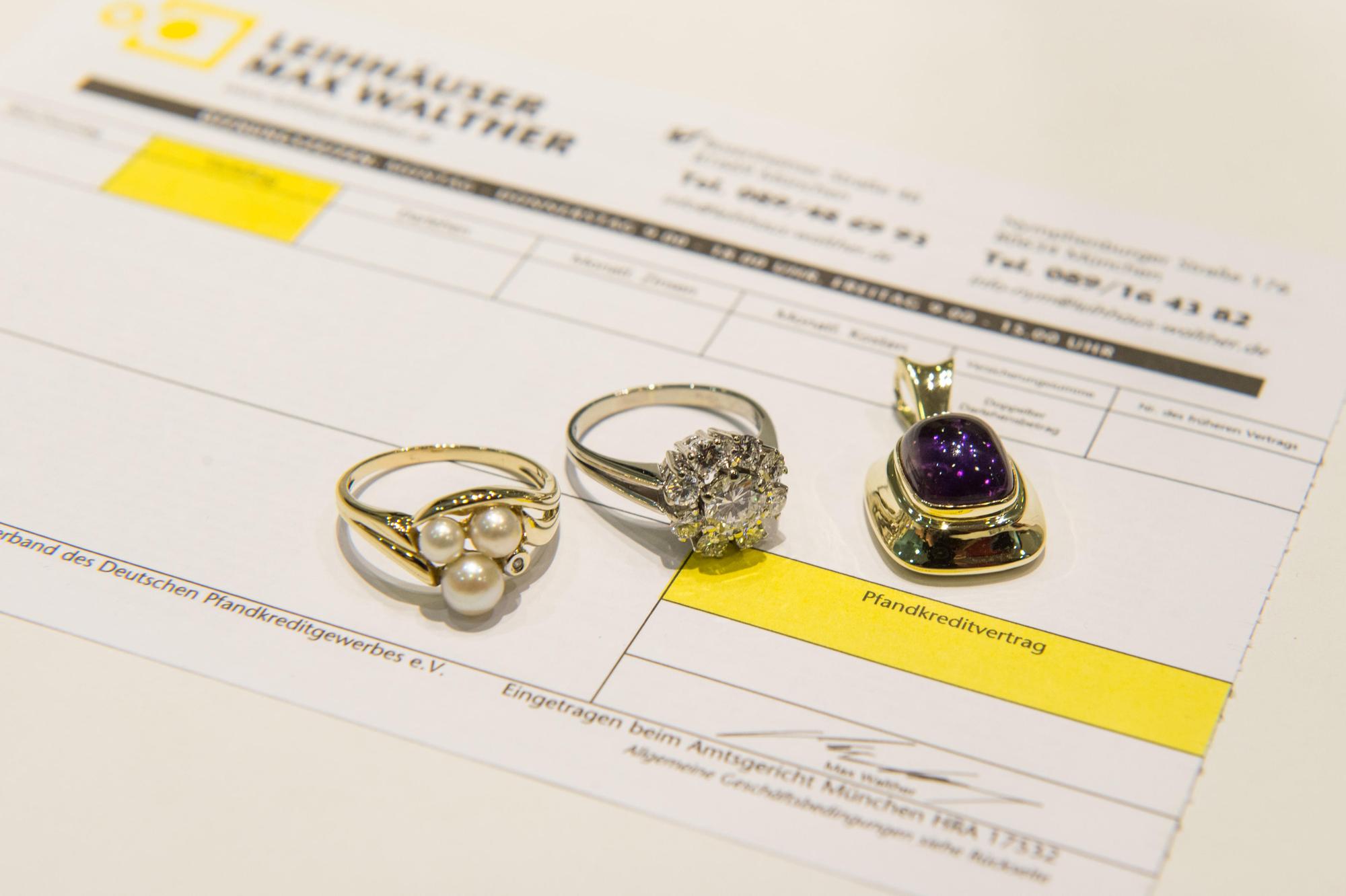 Schmuck im Pfandleihhaus