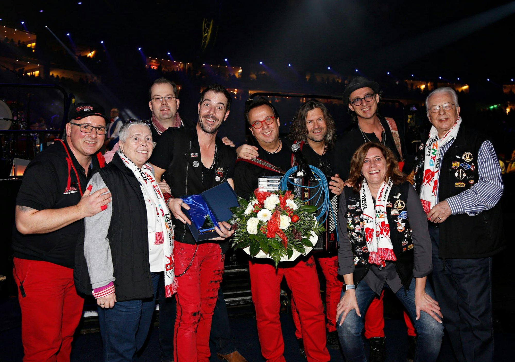 18-06-04 Räuber geben Song an Mickie Krause