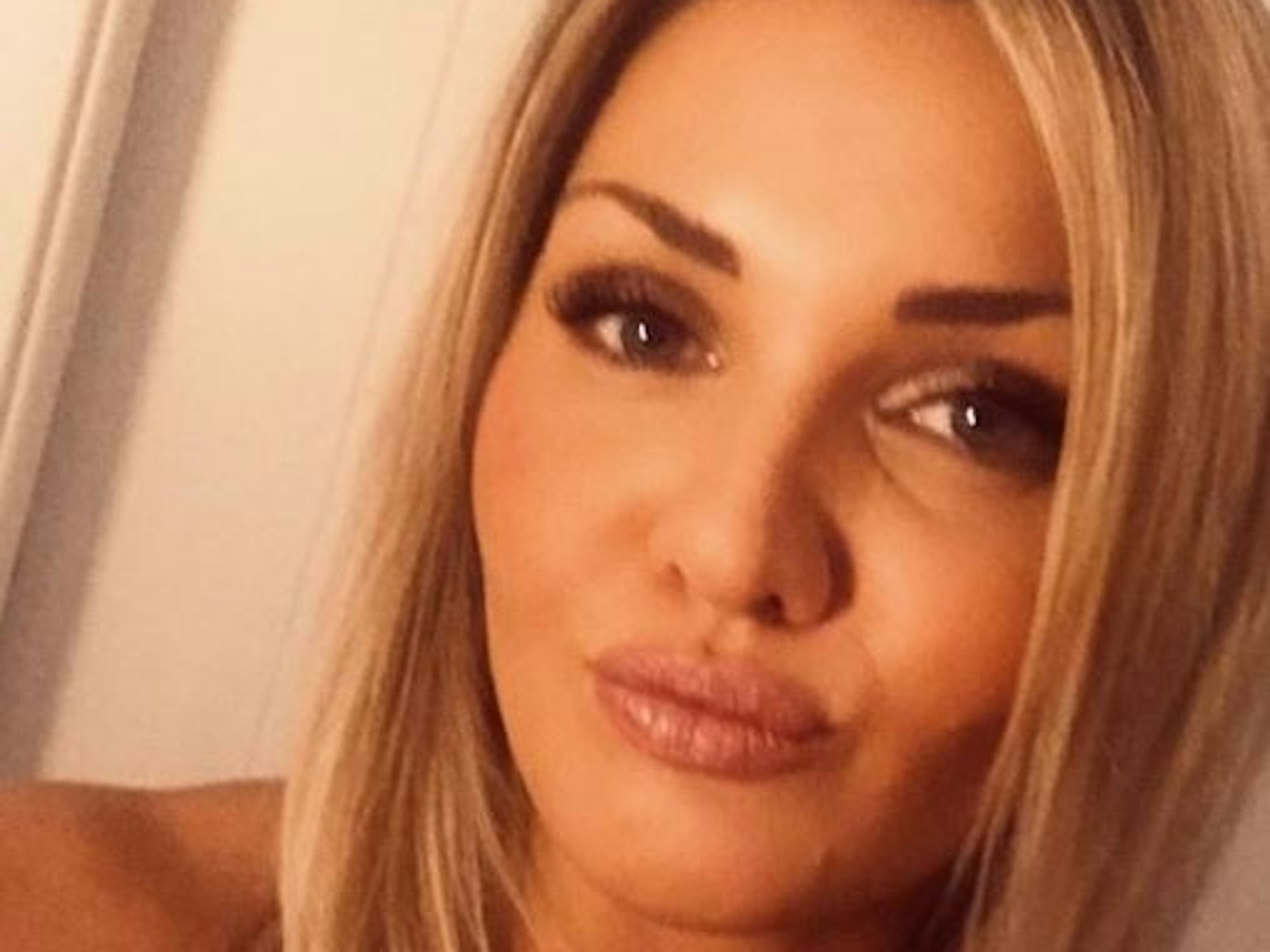 Jennifer_Matthias_Selfi_940120