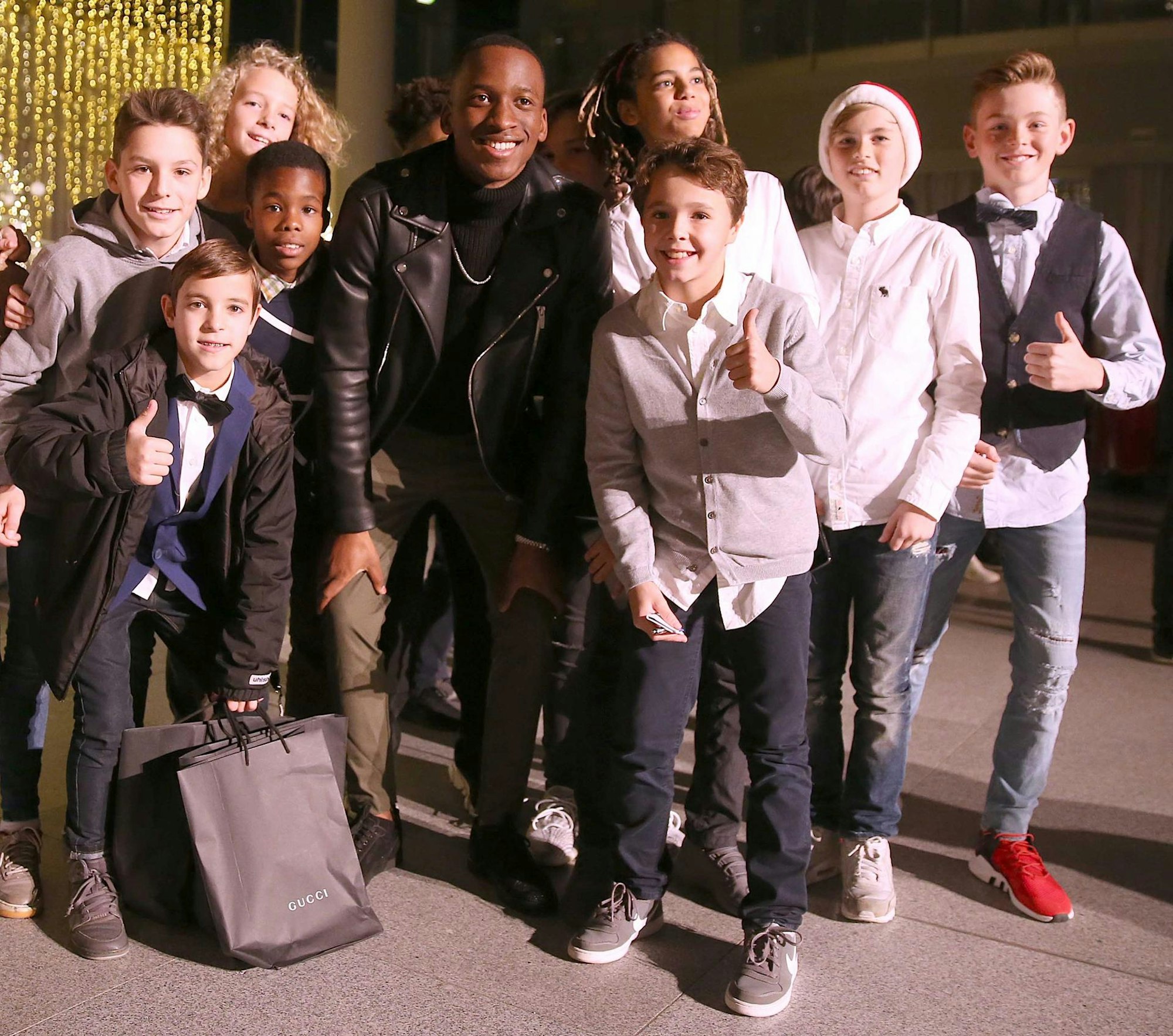 F95_Dodi_Lukebakio_stand_bei_der_XMAS-Feier_beim_Fortuna-Nachwuchs_hoch_im_Kurs