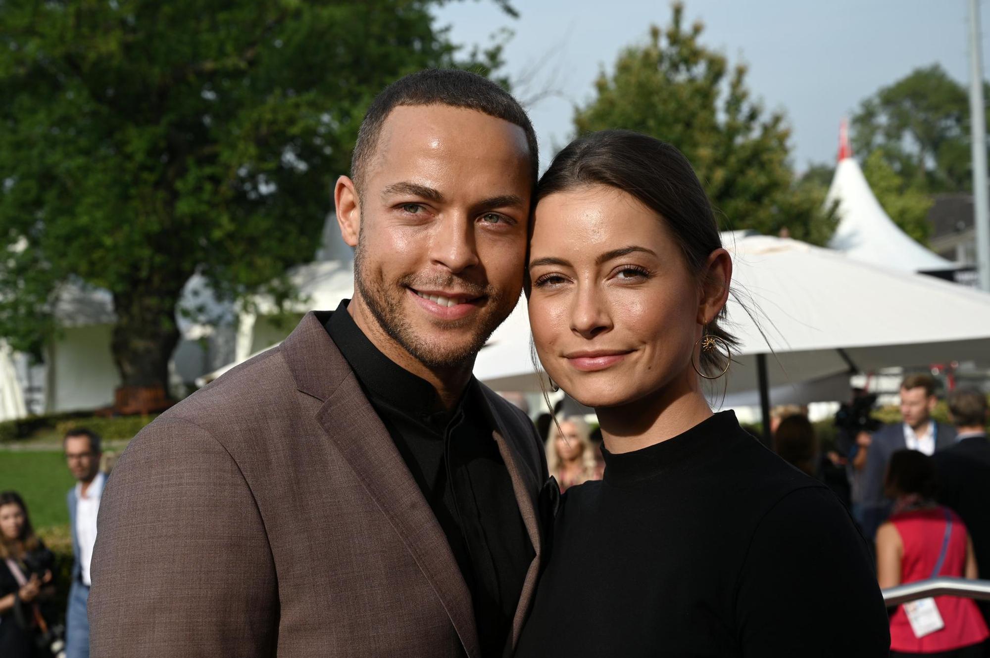 Andrej Mangold und Jenny Lange Pärchenfoto