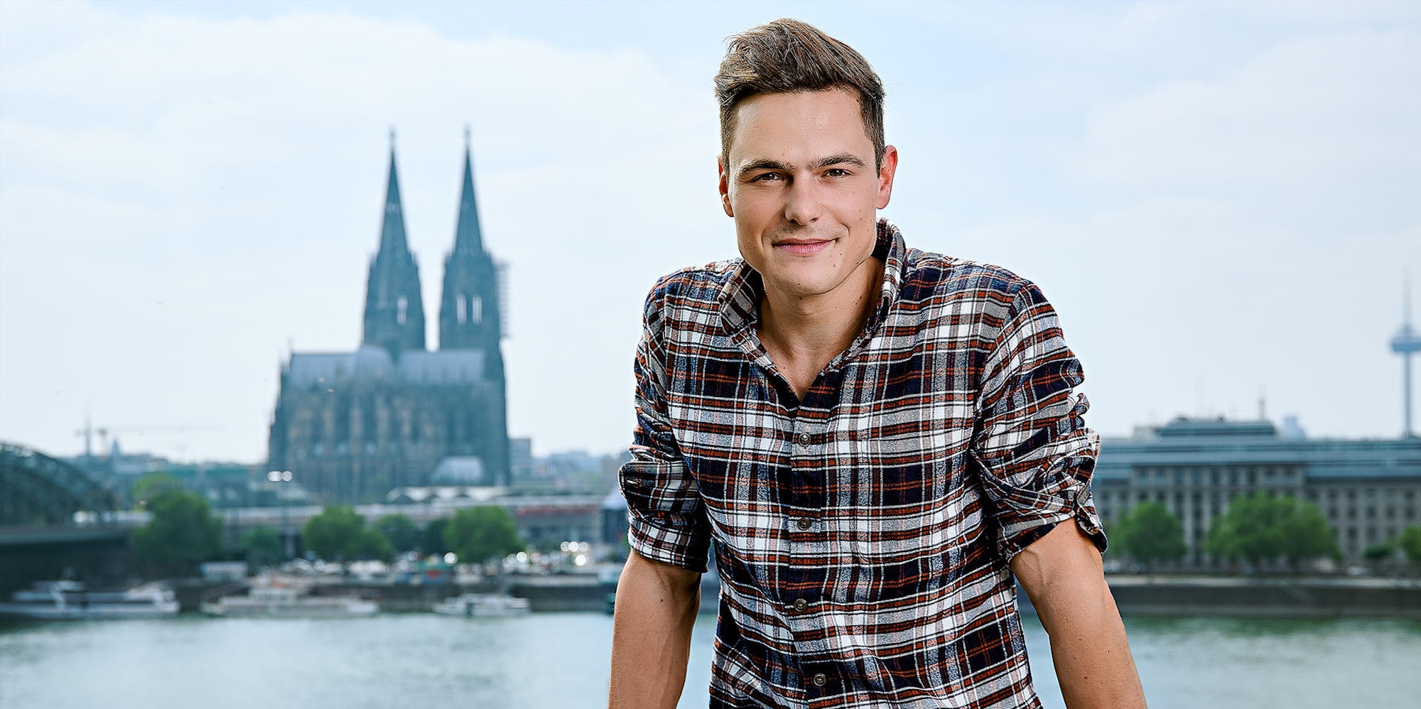 Cornelius Strittmatter ist als RTL-Moderator für TV Now im Dienst