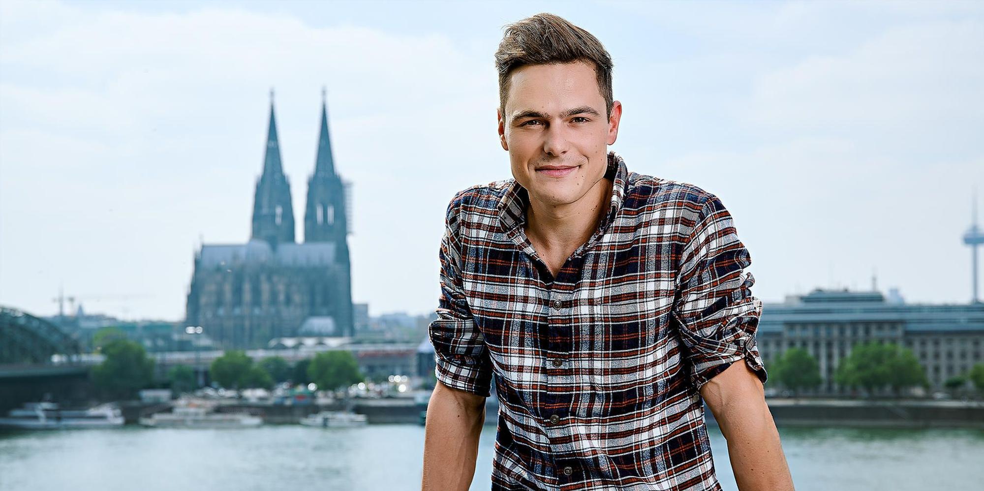 Cornelius Strittmatter ist als RTL-Moderator für TV Now im Dienst