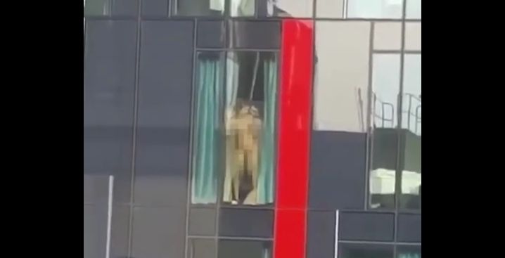 SexeinlageamFenster