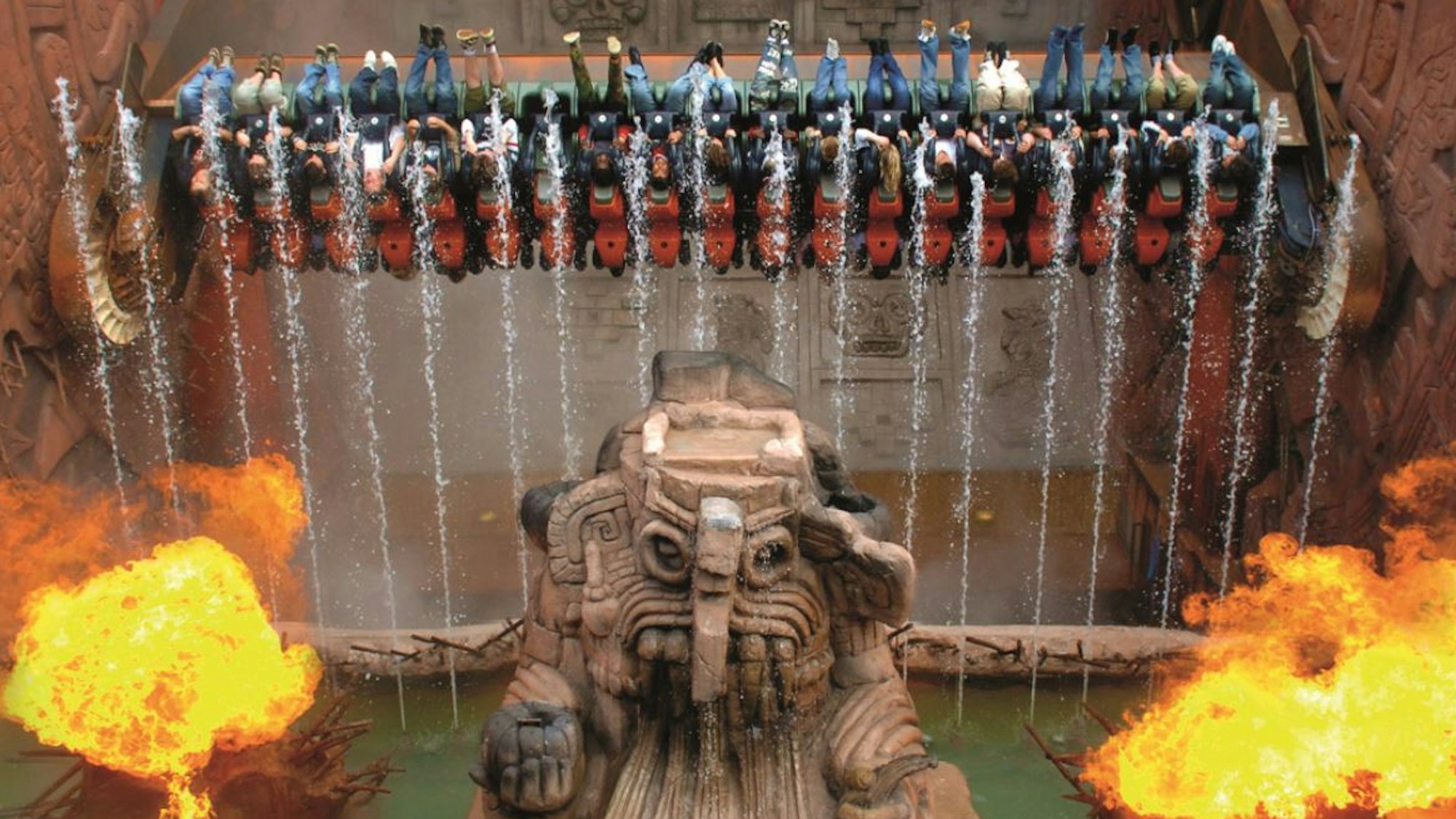 „Talocan ist ein seltener Suspended Top Spin – der einzige in Europa“, das berichtet das Phantasialand über die Attraktion in Brühl, die aktuell geschlossen ist. Doch wie geht es mit dem Aztekentempel, den göttlichen Elementen und den Mythen Mexicos im Rheinland weiter?