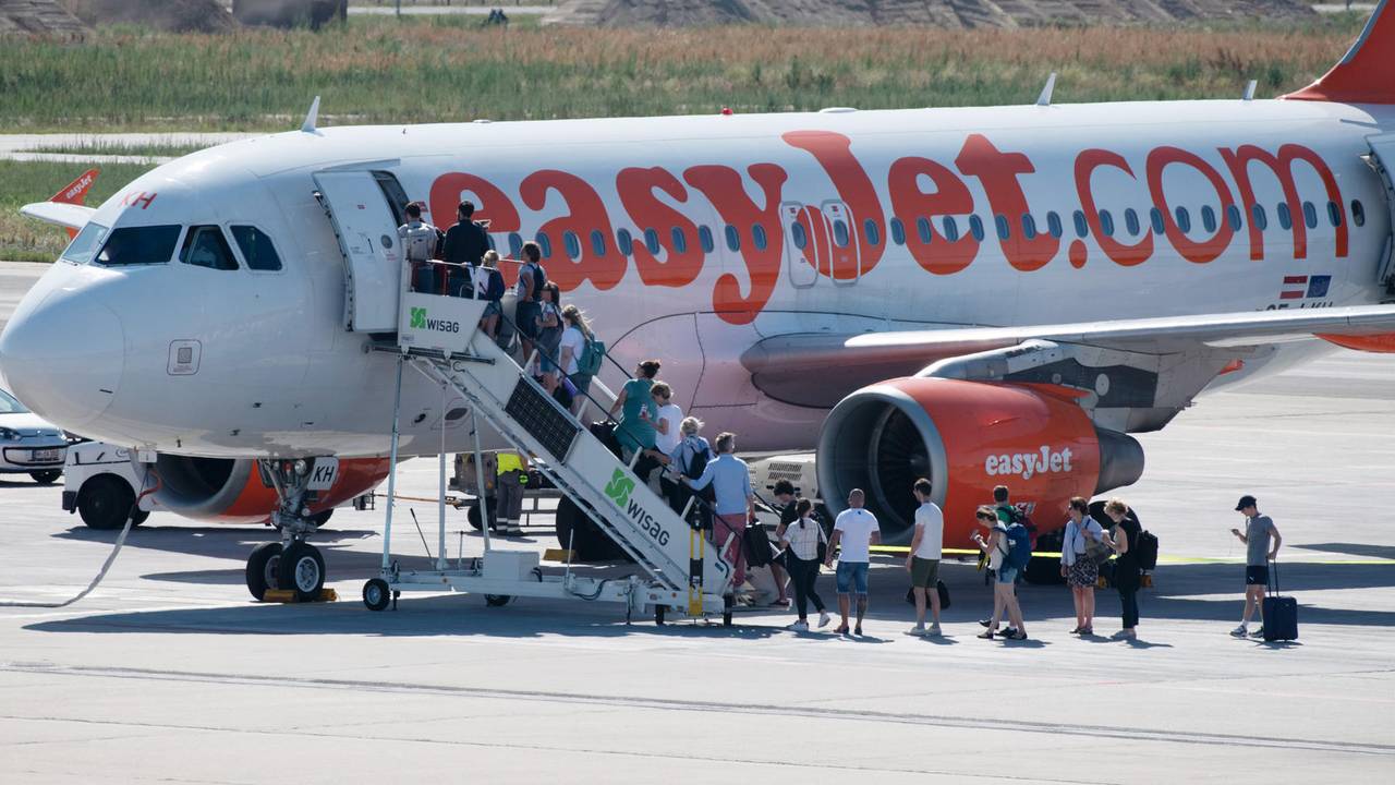 Ein Flugzeug der Schweizer Fluggesellschaft Easyjet.