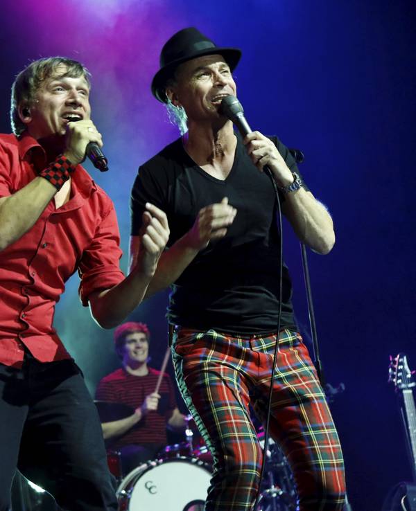 Bastian Campmann und Peter Brings singen