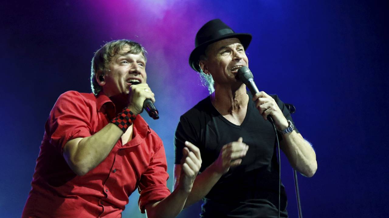 Bastian Campmann und Peter Brings singen