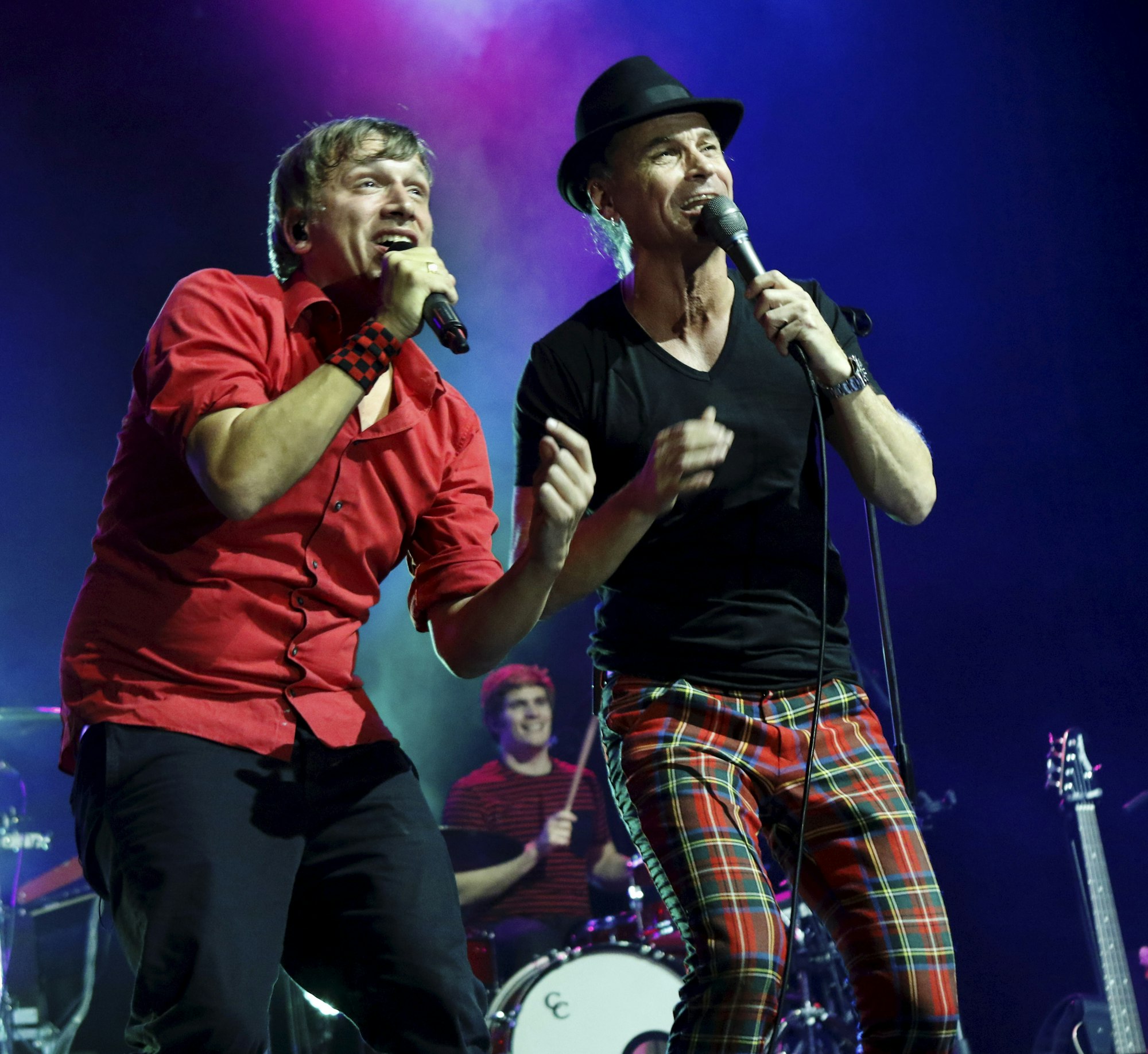 Bastian Campmann und Peter Brings singen