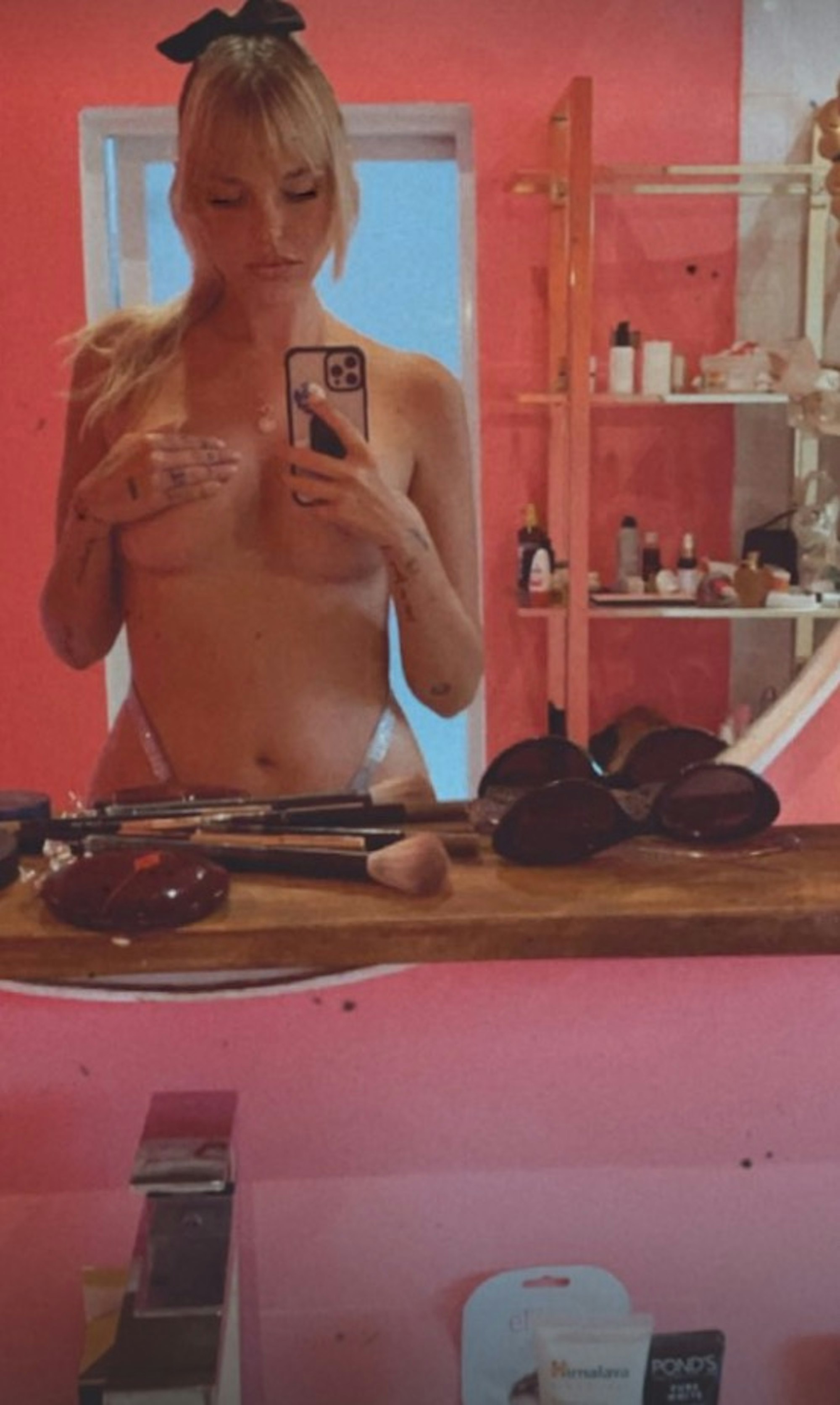 Bonnie Strange_Instagram_190221