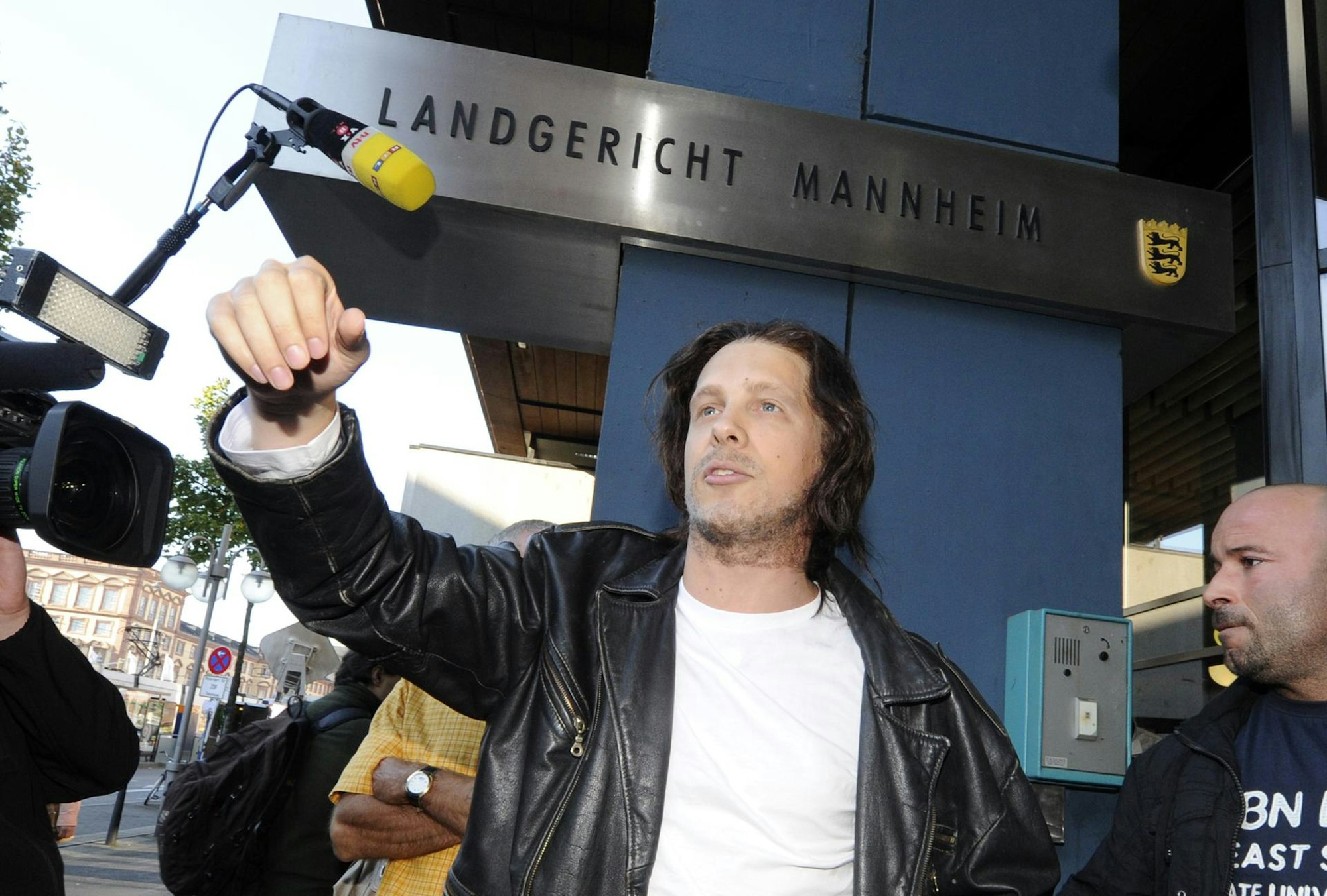 Oliver_Pocher_als_Kachelmann_04062020
