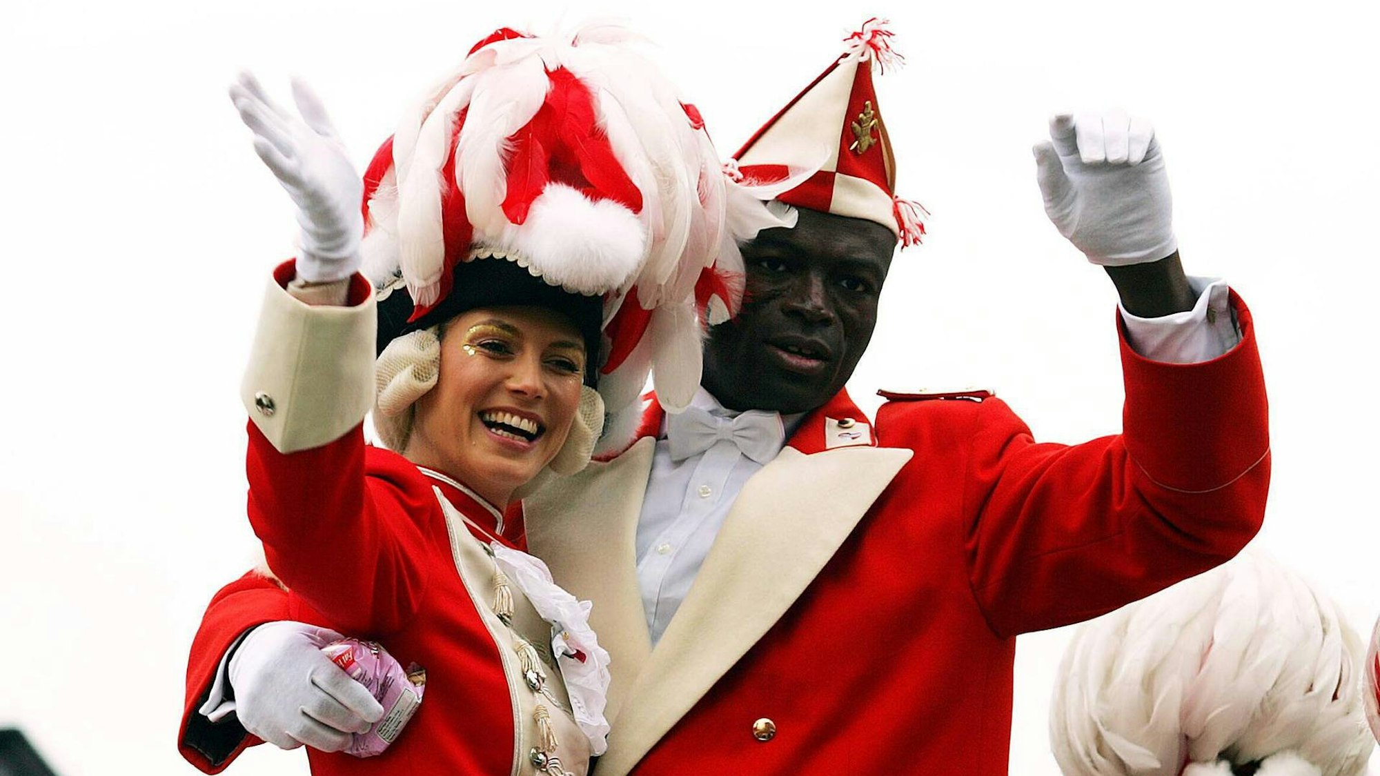 Heidi Klum und Seal 2005 auf dem Wagen der Roten Funken in Köln.