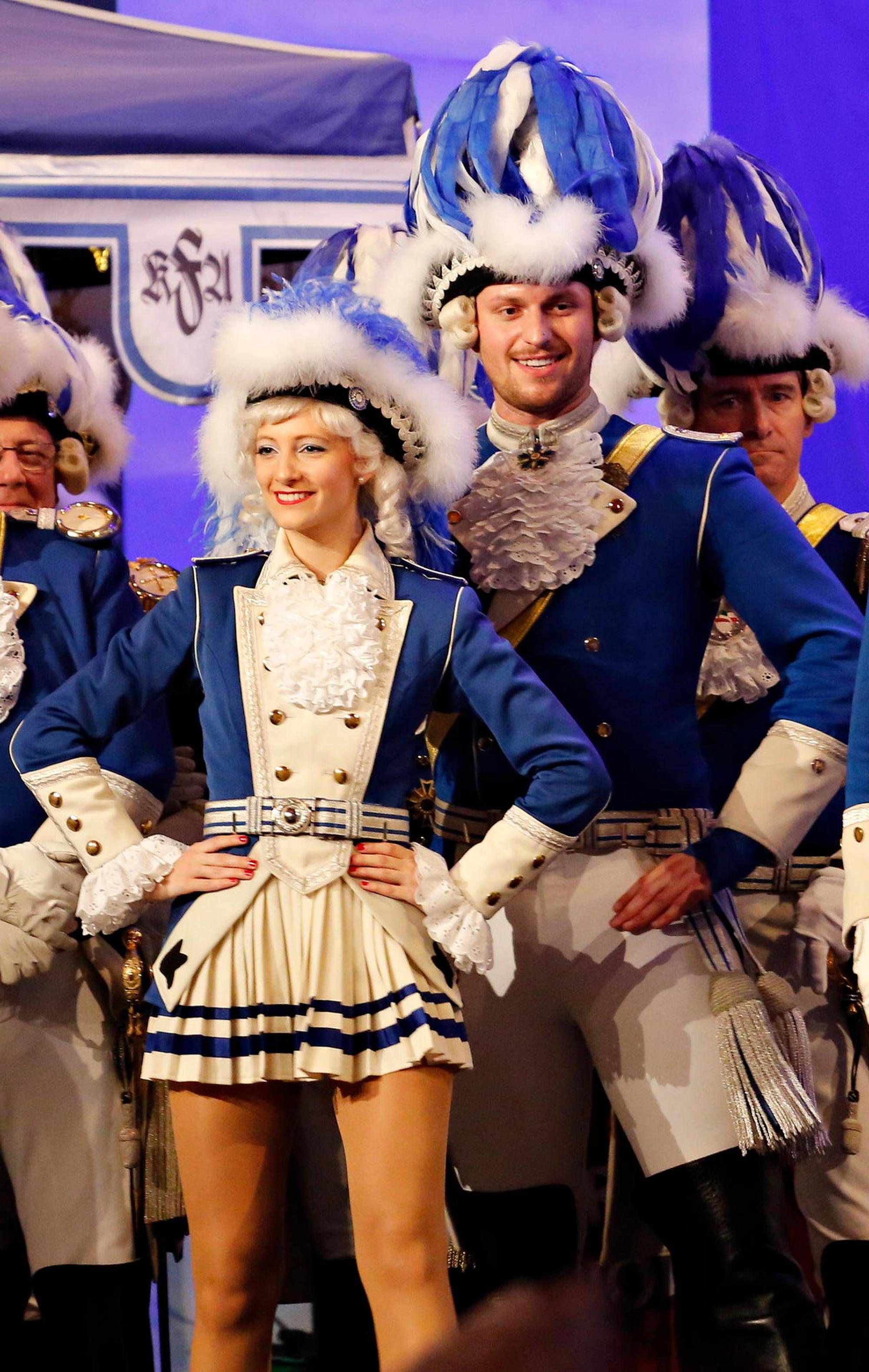 Tanzpaar_Blaue_Funken_11012018