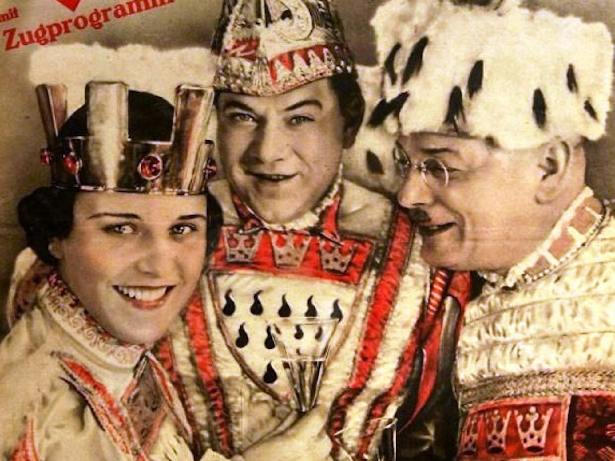 Jungfrau Paula Zapf 1938 an der Seite von Prinz Peter Hubert Schupp und Bauer Johannes Wiesbaum (v.l.). Das Foto war Titelbild der „Kölnischen Illustrierten Zeitung“.