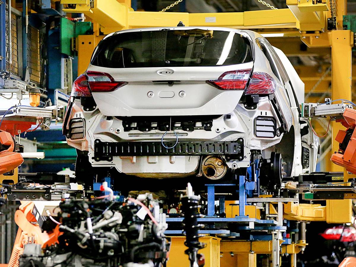 Ein Ford Fiesta wird in den Ford-Werken in Köln gebaut.