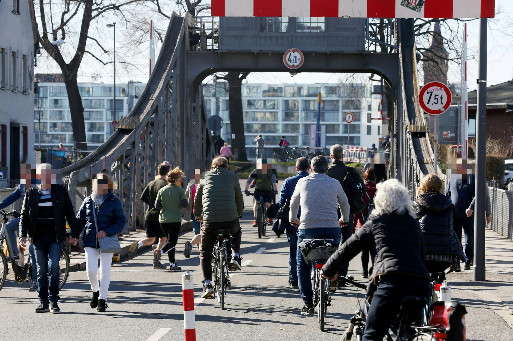 deutzer_drehbrücke_24_02_2021_01